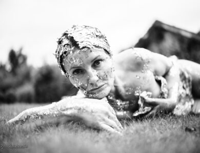 Silver Muse, Vida as Human Sculpture